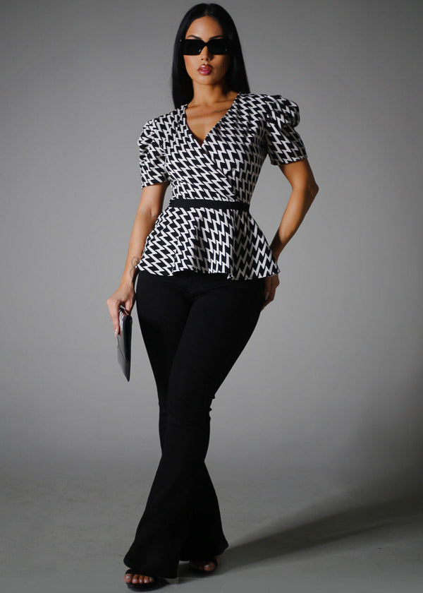 Super High Waist Black Bootcut Jeans w Back Pocket Design