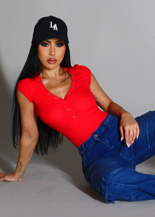 Short Sleeve Vneck Ribbed Stretch Top Red